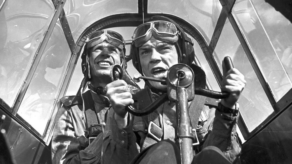 кадр из к/ф "Хроника пикирующего бомбардировщика" хроника пикирующего бомбардировщика