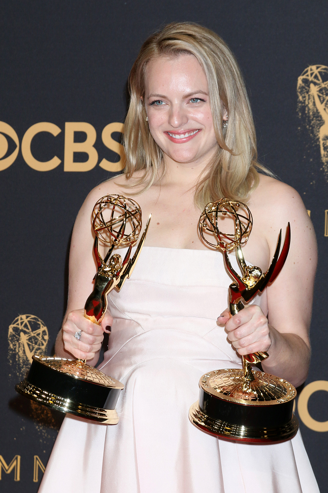 Элизабет - обладательница двух "Золотых глобусов" Элизабет Мосс фото с вручения премий