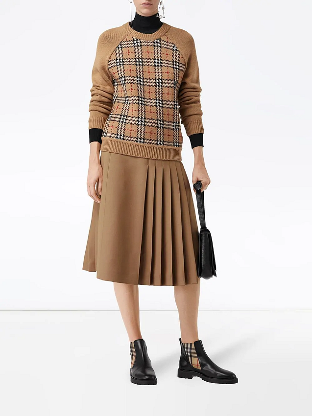 BURBERRY какие свитера модные