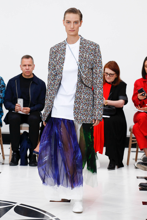 фатиновые струящиеся юбки показ на Неделе моды в Лондоне