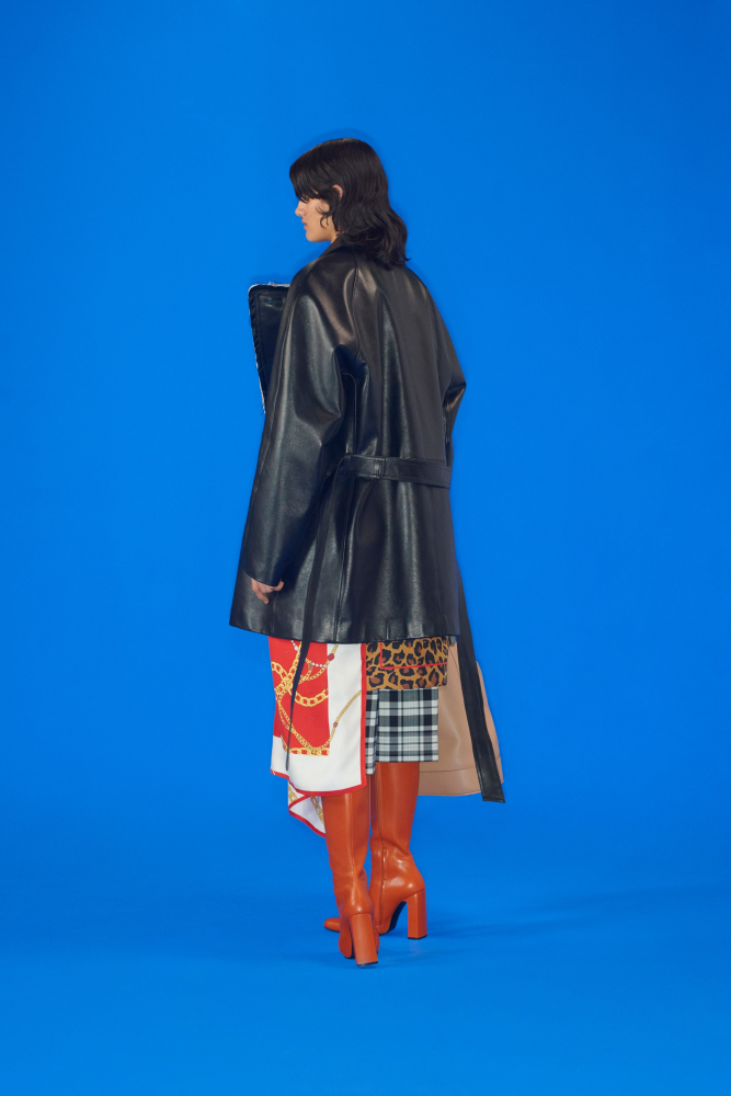 вспоминаем 80-е: черный кожаный пиджак и красные сапоги new balenciaga resort collection 2019
