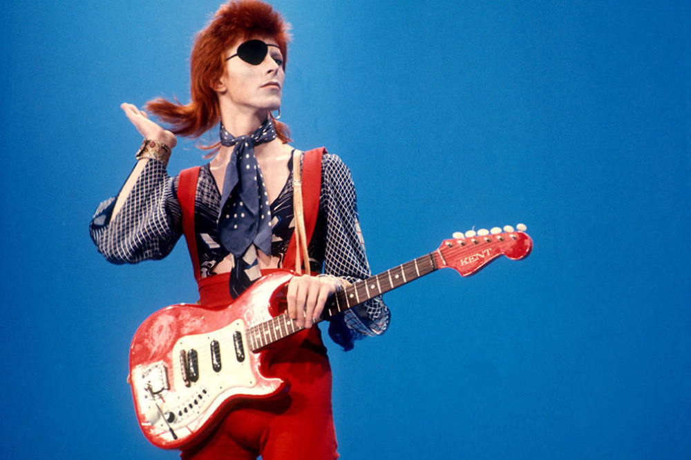 1974 год молодой и яркий Дэвид Боуи